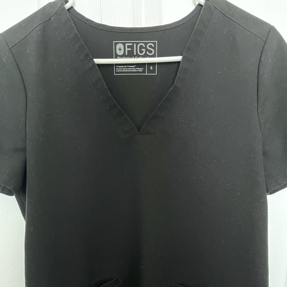Figs Casma scrub top